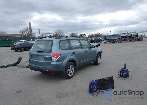 2010 Subaru Forester 2.5X из США, поврежденный, VIN JF2SH6BC9AH786235